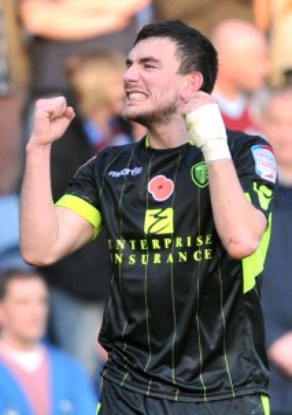 Two Robert Snodgrass goals saw Leeds overcome Burnley at Turf Moor.