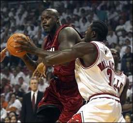 Ben Wallace takes on Shaquille O'Neal